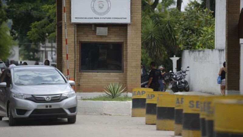 Fugas em massa do Complexo Penitenciário de Gericino em Bangu