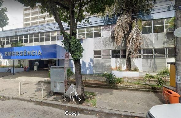 Menino de quatro anos morre após cair do quarto andar de um prédio em Bangu