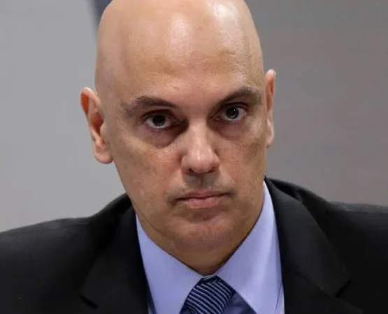 Alexandre de Moraes Impõe Multas Milionárias a Elon Musk por Descumprir Ordem Judicial