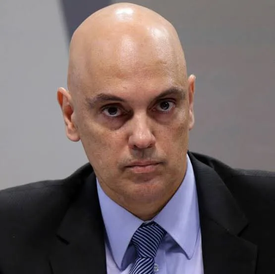 Alexandre de Moraes Impõe Multas Milionárias a Elon Musk por Descumprir Ordem Judicial