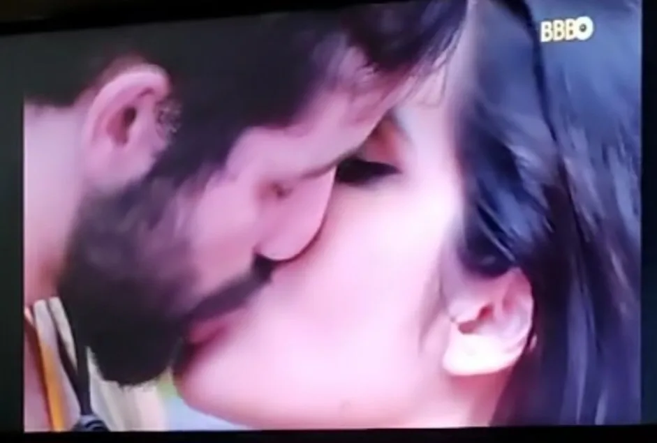 Matheus e Isabelle Trocam Beijo Apaixonado e Agitam as Redes Sociais