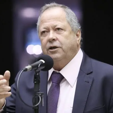 Movimento Cresce na Câmara Para Derrubar Prisão de Deputado Suspeito no Caso Marielle Franco