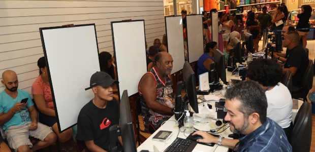 TRE-RJ faz atendimento itinerante com foco em biometria, no Bangu Shopping — Tribunal Regional Eleitoral do Rio de Janeiro