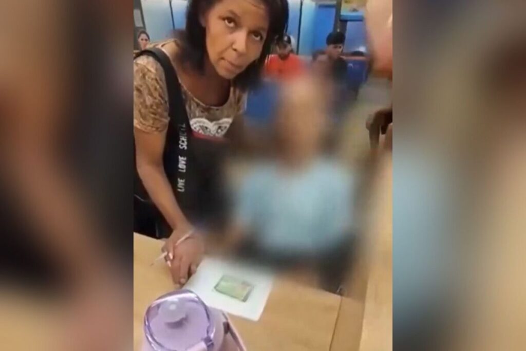 Mulher com cadáver - Metrópoles
