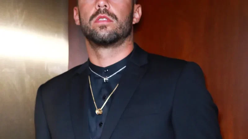 uma despedida marcada pela distância e pelo luto