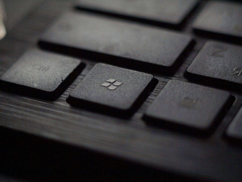 Caracteres especiais do Windows via Tadas Sar/Unsplash