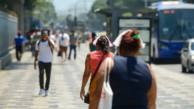 Onda de calor no Rio vai chegar a 38° e coloca saúde em risco