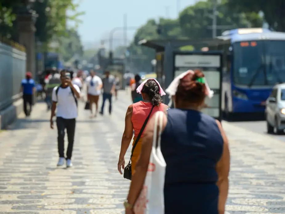 Onda de calor no Rio vai chegar a 38° e coloca saúde em risco