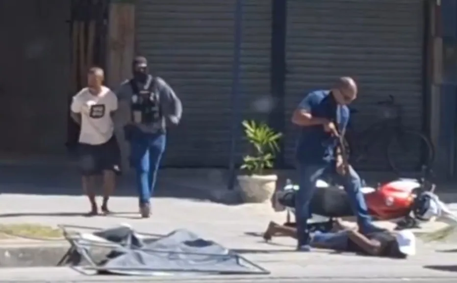 ( Vídeo) Dois milicianos presos nesse momento em Seropédica