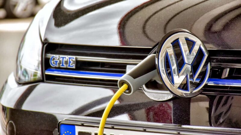 Volkswagen e Renault desistem de elétrico acessível