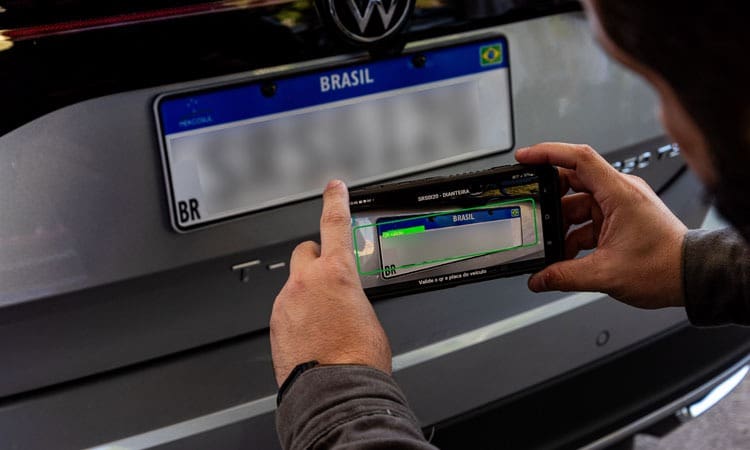 Detran-RJ usa IA para combater clonagem de veículos em Niterói