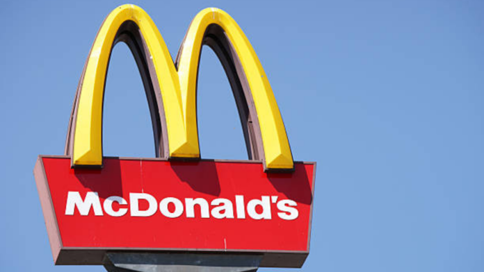 MCDonald’s oferece 30 vagas para Atendente Geral. Inscreva-se