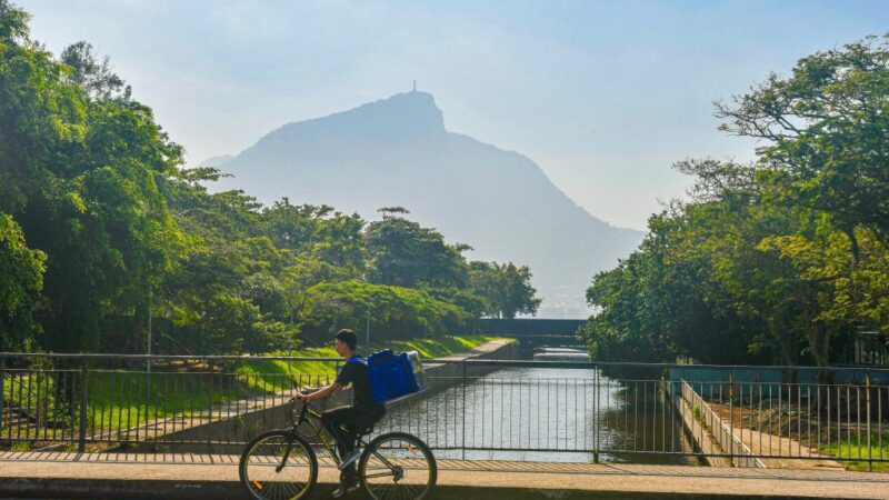 PT do Rio: um pé em cada canoa?