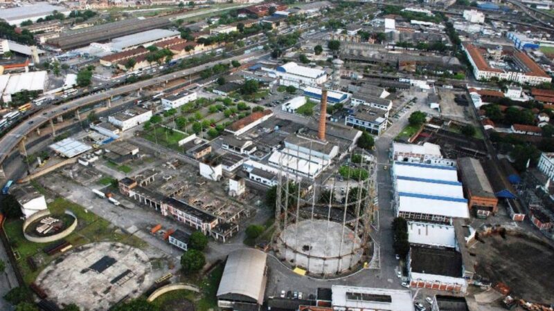 Paes anuncia que vai desapropriar terreno para construção do estádio do Flamengo