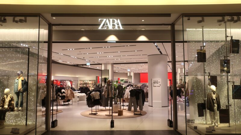 Zara quer fazer lives megaproduzidas nas redes para vender como "Polishop"