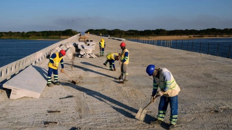 Castro adia entrega da Ponte da Integração para 2025