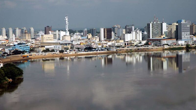Cor do Rio Paraíba preocupa; concessionária garante potabilidade