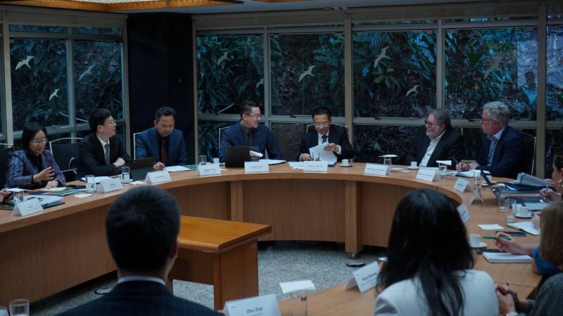 Delegação chinesa visita a FAPESP para alinhar estratégias de colaboração em pesquisa