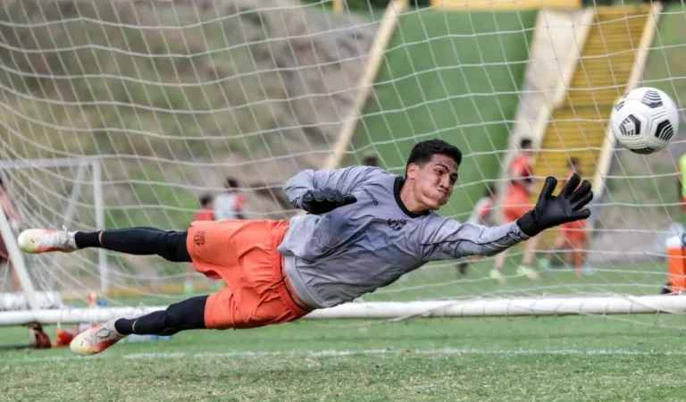Goleiro do Barcelona-EQU morre após escorregar e bater a cabeça