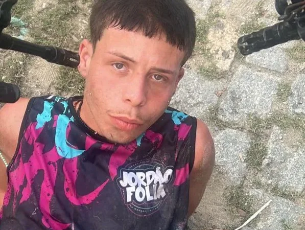 ( Vídeo)Traficante tem corpo carbonizado no Rio