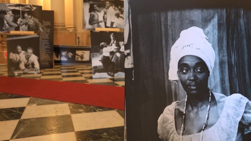 Câmara de Vereadores recebe exposição que homenageia atriz Léa Garcia