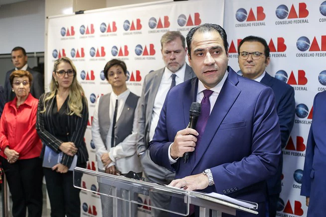 Depois de uma longa omissão, a OAB finalmente acorda e pede acesso ao inquérito das fake news para apurar “ilegalidades”