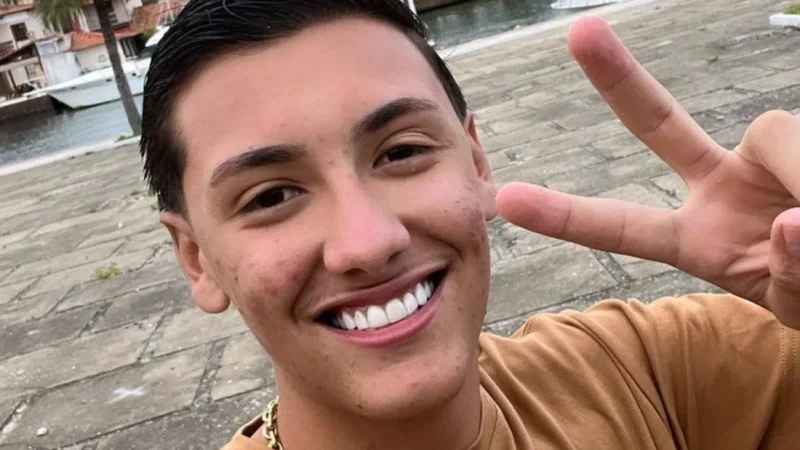 Jovem Morre Após Ser Baleado em Abordagem Policial; Família Acusa PM de Abuso