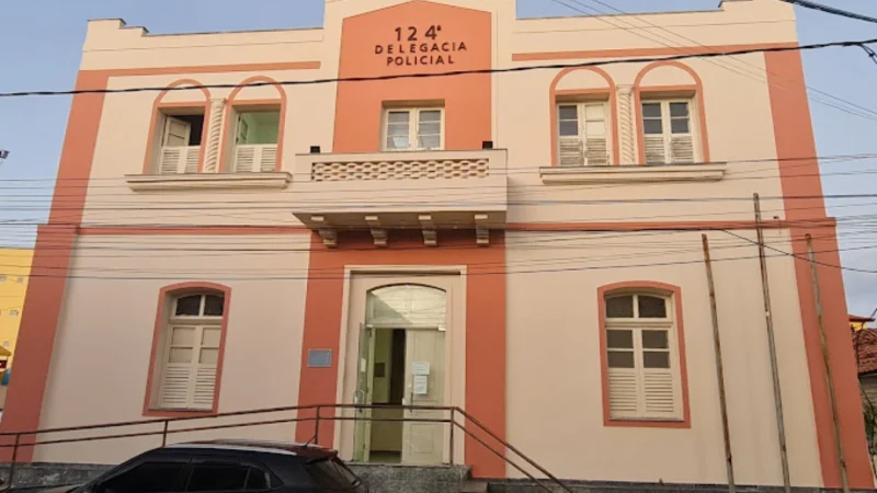 Mulher é Detida Após Confissão e Publicação em Redes Sociais Sobre Morte do Filho