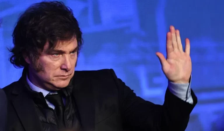 “Céu esmagará comunistas”, diz Milei após ataque de Maduro