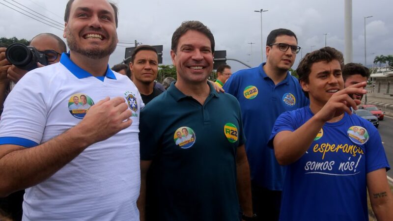 Alexandre Ramagem lidera carreata com Nikolas Ferreira e Carlos Bolsonaro na Zona Oeste do Rio
