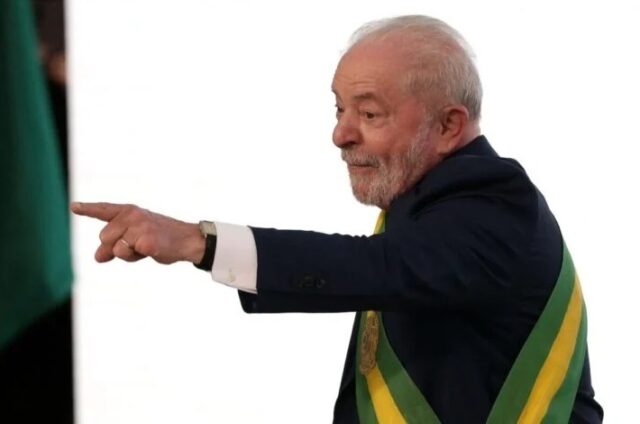 Crescem denúncias de condutas sexuais impróprias no governo