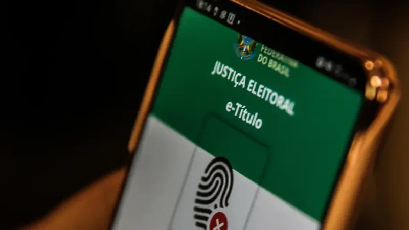Eleitores devem atualizar o e-Título antes do 1º turno, alerta TSE