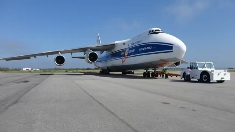 Galeão recebe maior avião de cargas em operação no mundo neste sábado