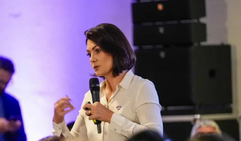 Michelle Bolsonaro dispara contra Globo, Lula e Janja