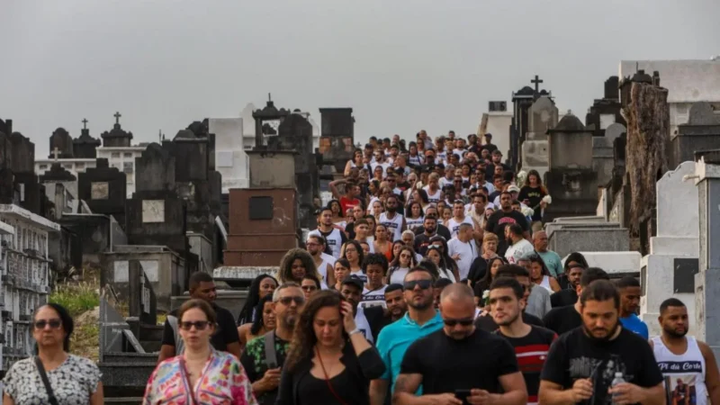 Família Enterra Barbeiro Morto com Tiro no Rosto em Bangu: 'Injustiça'