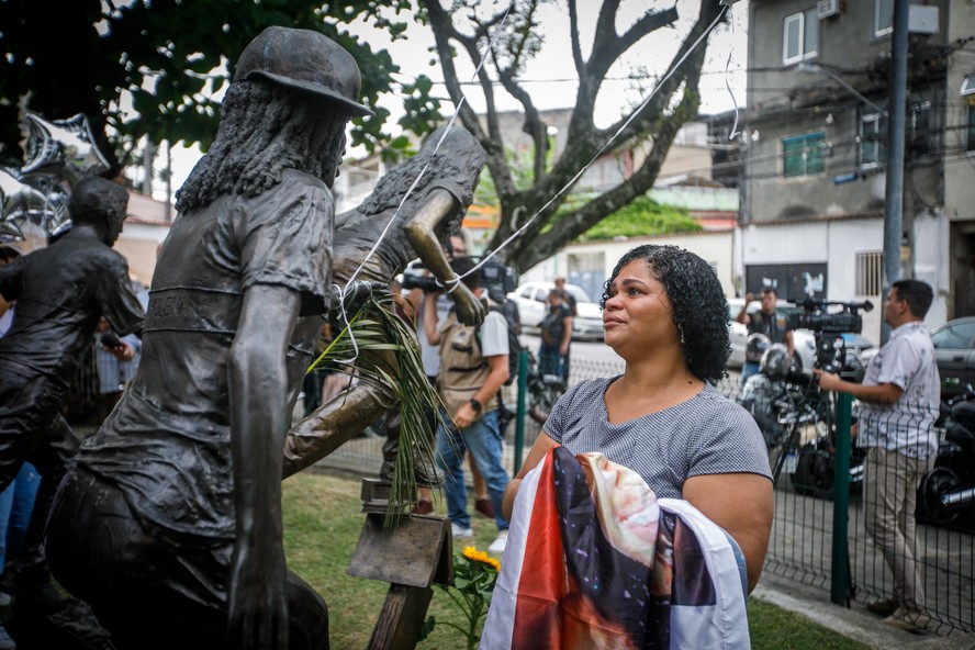 Tragédia na Escola Tasso da Silveira: Reflexões sobre Segurança e Educação no Brasil