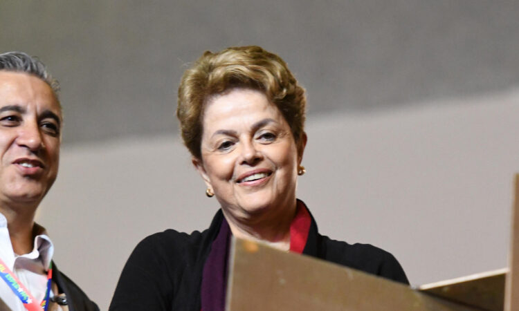 Dilma Rousseff apresenta boa recuperação em hospital de Xangai