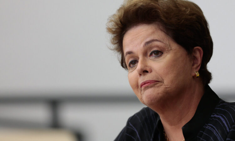 Dilma Rousseff recebe alta e retoma trabalho no Banco do Brics