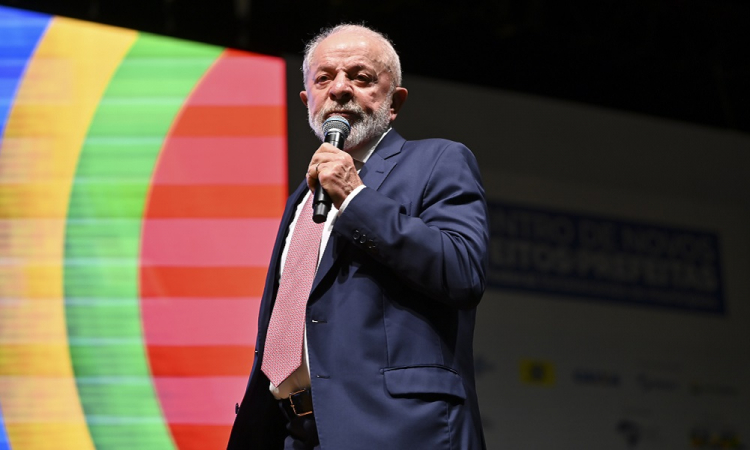 Em ato de aniversário de 45 anos do PT, Lula afirma que partido precisa ‘voltar a dialogar com a periferia’