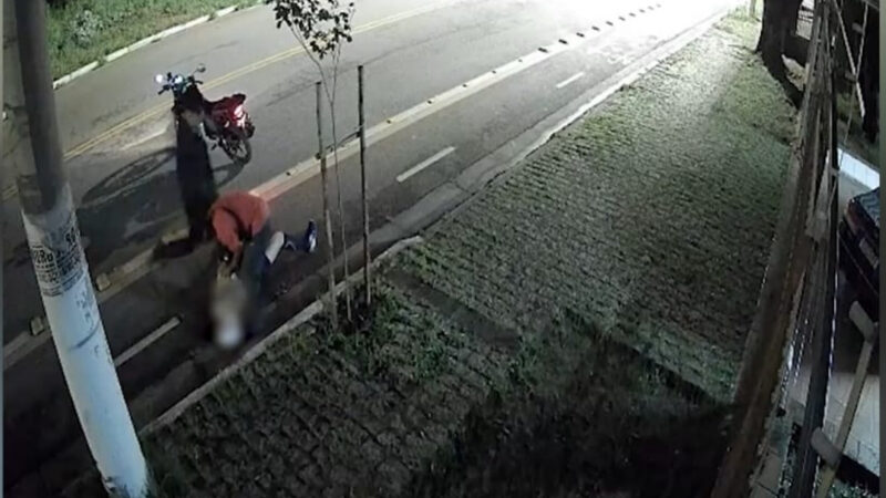 Idosa sofre agressões violentas e mordida no dedo em tentativa de assalto em SP