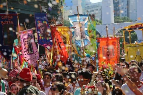 Multa para quem urinar na rua durante o Carnaval será de mais de R$ 800,00