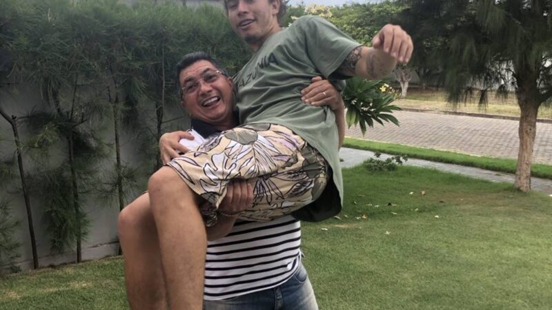 Pai de Whindersson Nunes avalia escolha do filho por internação psiquiátrica