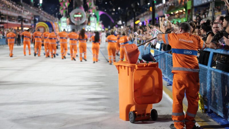 Blocos de rua e Sambódromo geram mais de 100 toneladas de resíduos no final do Carnaval 2025