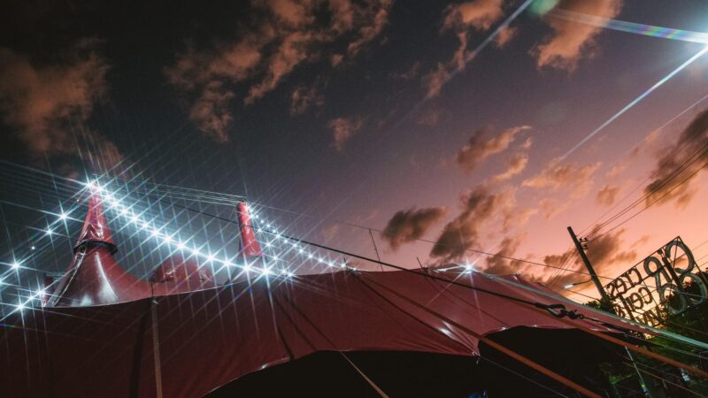 Circo faz vaquinha para reconstruir estrutura destruída pelo temporal de quarta-feira