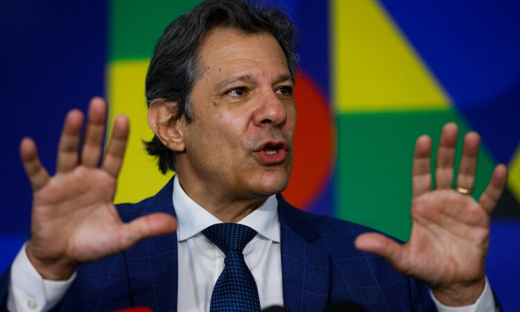 Ministério da Fazenda deve apresentar projeto de isenção no Imposto de Renda somente na próxima semana