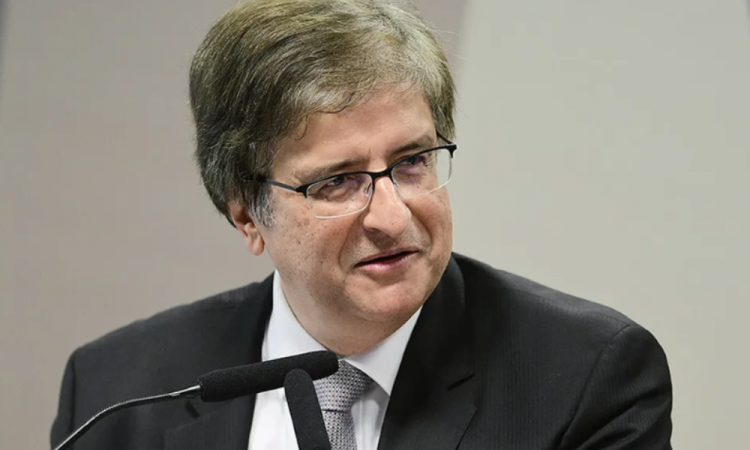 PGR pede revogação de medidas cautelares contra ex-assessor de Bolsonaro e advogado investigados por golpe de Estado