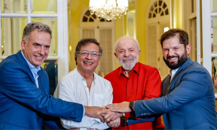 Às vésperas de reunião em Santiago, Lula e mais quatro presidentes progressistas lançam carta em defesa da democracia