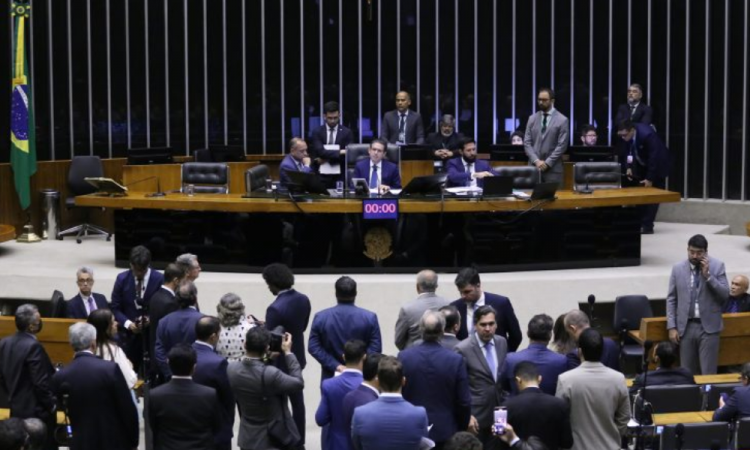 Como votou cada deputado no projeto que flexibiliza o licenciamento ambiental