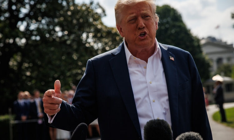 Trump diz que não pretende falar com Lula agora e volta a defender Bolsonaro: ‘Homem muito honesto’