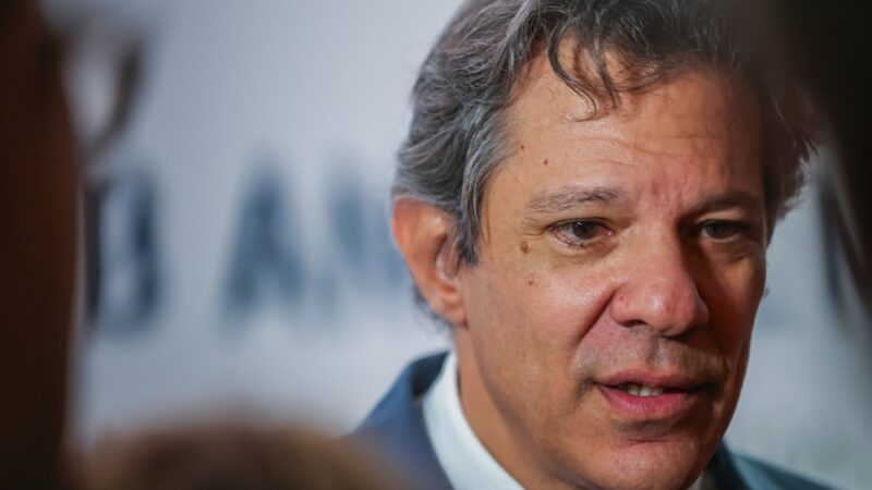 ‘Acredito que ele nem saiba o que isso quer dizer’, diz Haddad sobre Trump tarifar países alinhados ao Brics